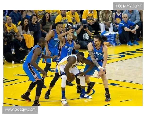 2016年勇士与雷霆精彩对决高清回顾全场比赛亮点与精彩瞬间分析