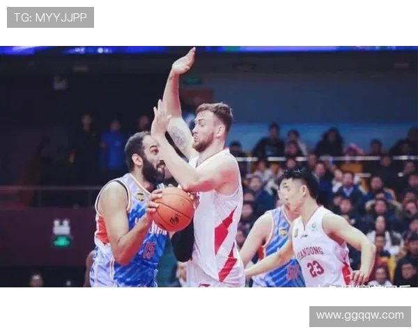 第31轮山东队对阵新疆队精彩对决回顾与赛后分析